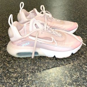 Nike Women’s 2090 Air Max shoes